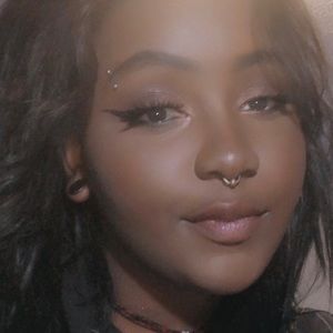 Meet your Posher, Yasmine